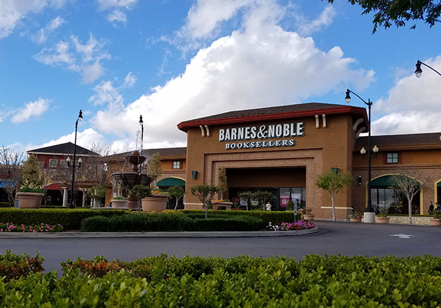 Barnes Noble Discover La Mirada California