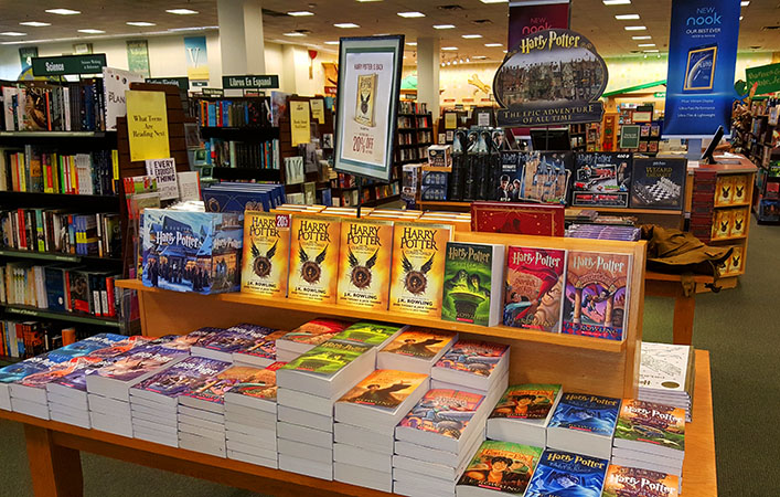 Barnes Noble Discover La Mirada California